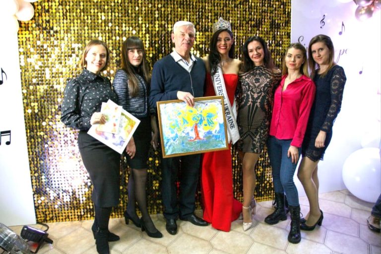 Творча зустріч учнів Дитячої школи мистецтв №5 та Міс Всесвіт України Ангеліною Усановою