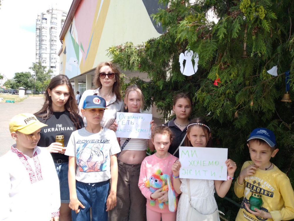 «Ми хочемо жити». Учні ДМШ№37 вшанували памʼять дітей — жертв російської агресії.