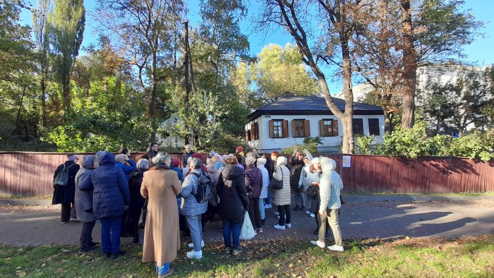 У бібліотеці Сузір’я відбулася захоплива екскурсія під назвою "Пріорка", яка, попри попереднє відкладення, пройшла на славу