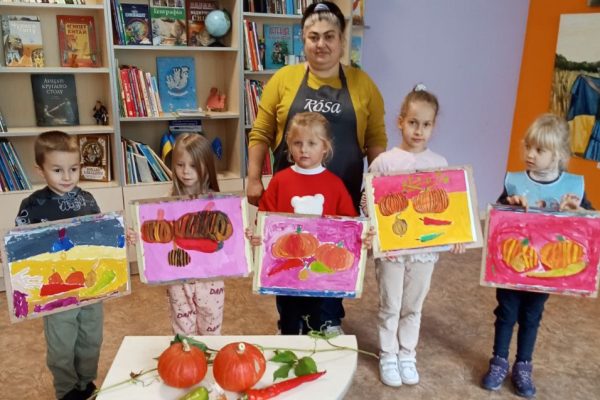 У бібліотеці на Пріорці в межах проєкту «Натхнення» відбувся черговий майстер-клас з живопису, який провела талановита художниця Каріне Боровікова.