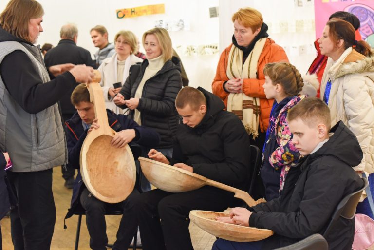 Нещодавно в галузі початкової мистецької освіти відбувала важлива подія – Всеукраїнський семінар-практикум «Кобзарство та сучасна мистецька школа: точки перетину».