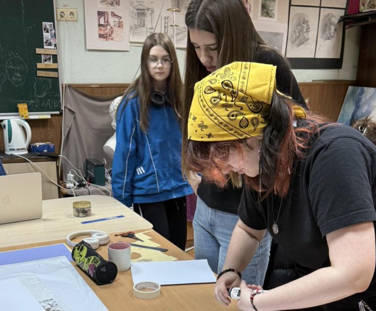 Взаємним збагаченням стали для учнів Дитячої школи мистецтв №5 майстер-класи із студентами-практикантами Національної академії образотворчого мистецтва і архітектури