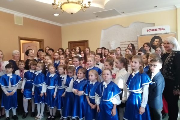Гітара, хор і флейта: ДМШ №37 концерт в унісон із поезією Тараса Шевченка 10 березня відбувся звітний концерт вокально-хорового відділу Дитячої музичної школи №37.