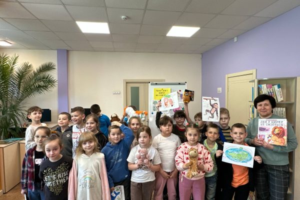 У бібліотеці на Пріорці відбулась інтерактивна екочитанка «Чому лев у цирку не сміється?». Подія про права тварин відбулась за участі учнів Ліцею №14.