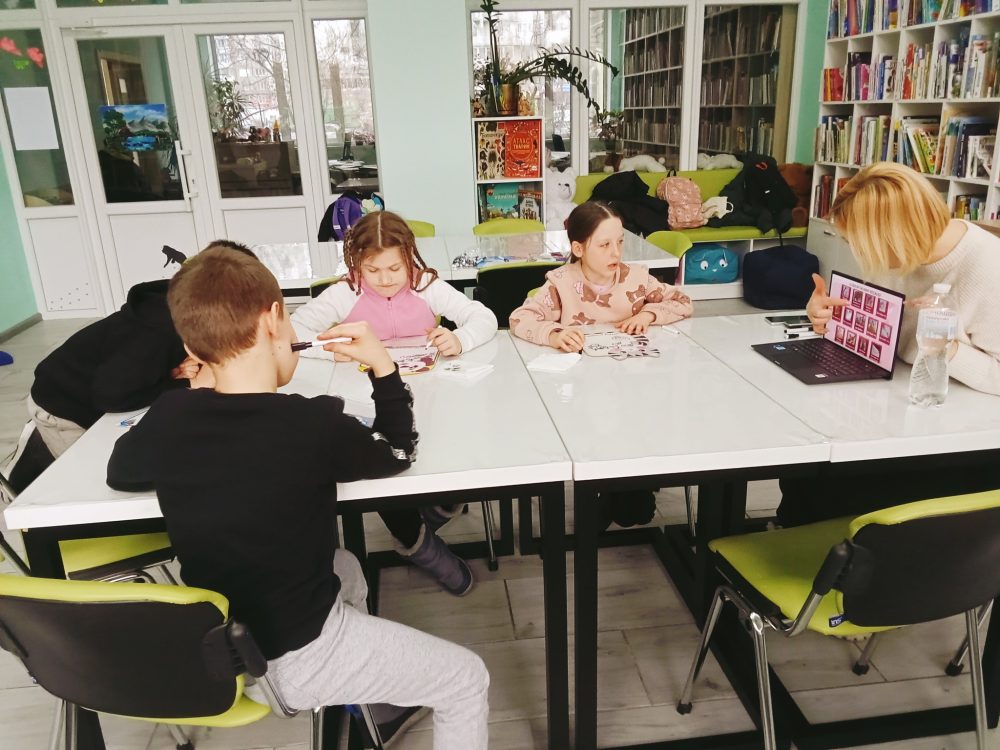 У бібліотеці імені Олени Пчілки відбулось заняття з вивчення англійської мови «Wow Kids' Reading Club».