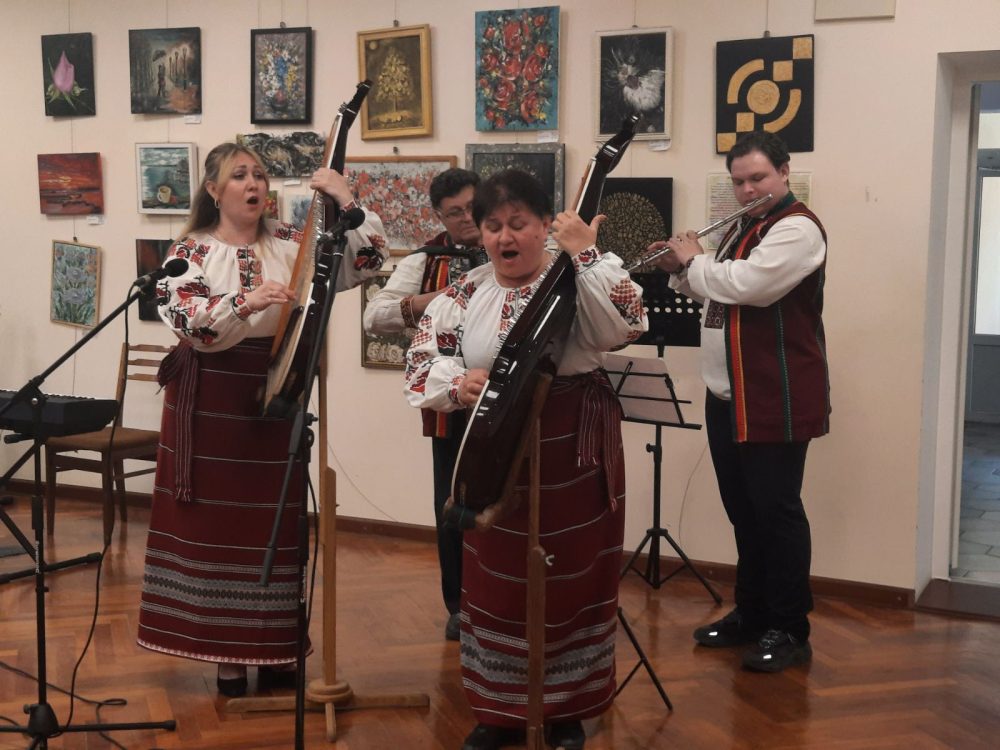 21 травня у виставковій залі «Obolon-ART» бібліотеки імені Героїв Небесної Сотні для дітей відбувся концерт, присвячений Дню Києва.