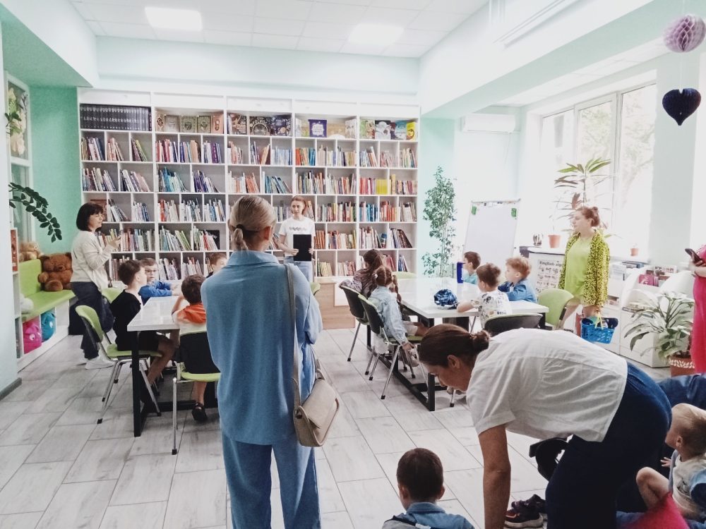 Сьогодні до нашої бібліотеки ім. Олени Пчілки завітали чудові вихованці ліцензованого дитячого садочка та початкової школи "Ліцей Ольгинський - Оболонь"!