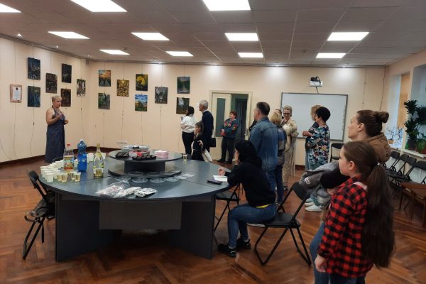 “Калейдоскоп талантів” в бібліотеці імені Героїв Небесної Сотні 20 червня у виставковій залі «OBOLON- ART» бібліотеки імені Героїв Небесної Сотні для дітей відбулося відкриття художньої виставки «Калейдоскоп талантів».