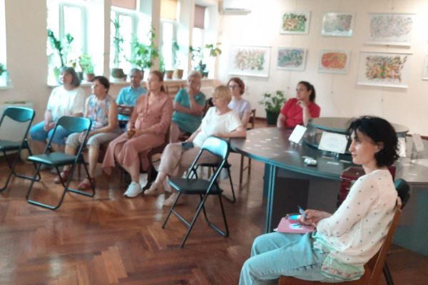 8 липня у виставковій залі “OBOLON- ART” бібліотеки імені Героїв Небесної Сотні для дітей відбулося відкриття художньої виставки спонтанного живопису та графіки Шрі Чинмоя. 