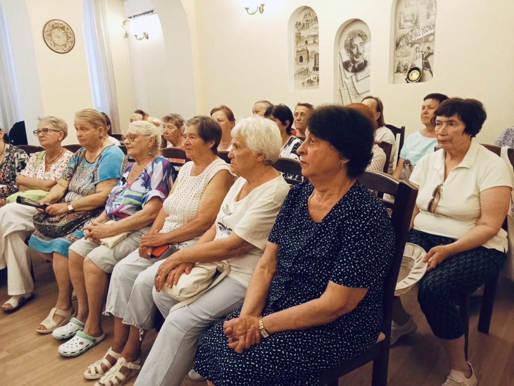 У межах народознавчого проєкту у публічній бібліотеці імені Самеда Вургуна відбувся пізнавальний та атмосферний захід “Літературні джерела української народної пісні”.