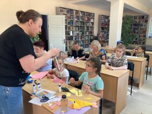 Бібліотека ім. Панаса Мирного: яскраві риби від “Чарівних ручок”