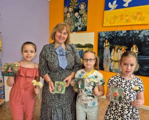 Бібліотека на Пріорці: “Майстерня радості” знову зібрала юних майстрів