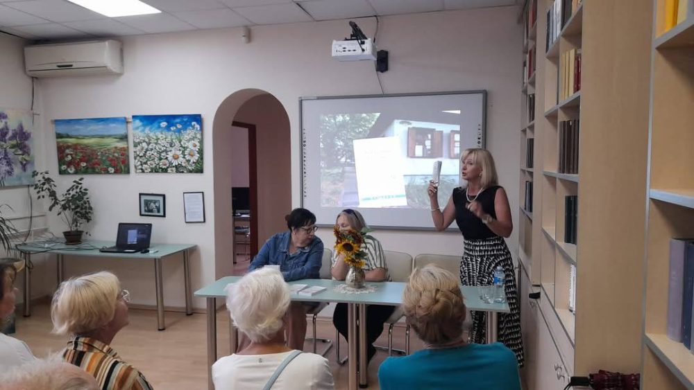 17 липня в бібліотеці “Сузірʼя” відбулася знакова подія. Перша презентація ексклюзивної книжки-путівника “Куренівка.
