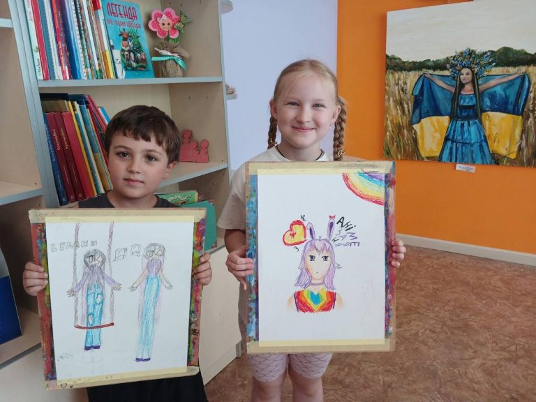 В бібліотеці на Пріорці тривають заняття з живопису в межах творчого проєкту “Натхнення”.