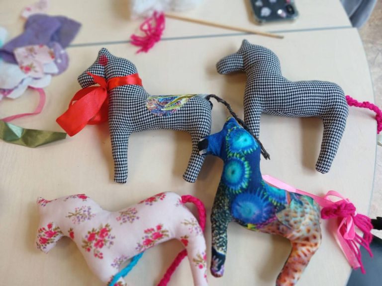 у нашій бібліотеці на Пріорці відбувся черговий майстер-клас для дітей Києва у межах творчого проєкту “Майстерня радості”.