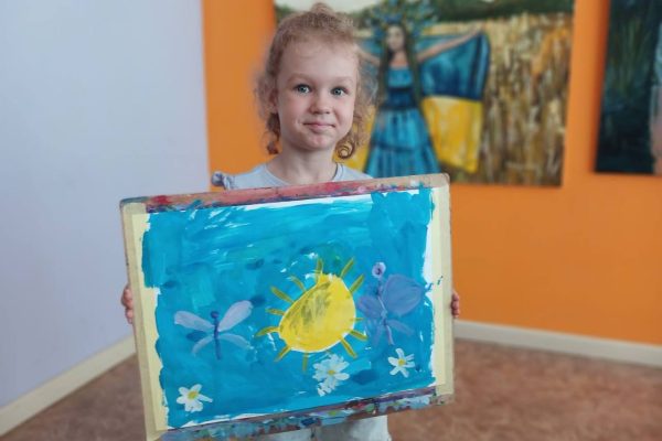 У спекотні літні дні хочеться не лише відпочивати, а й творити. Додавати світу кольору, краси та світла.