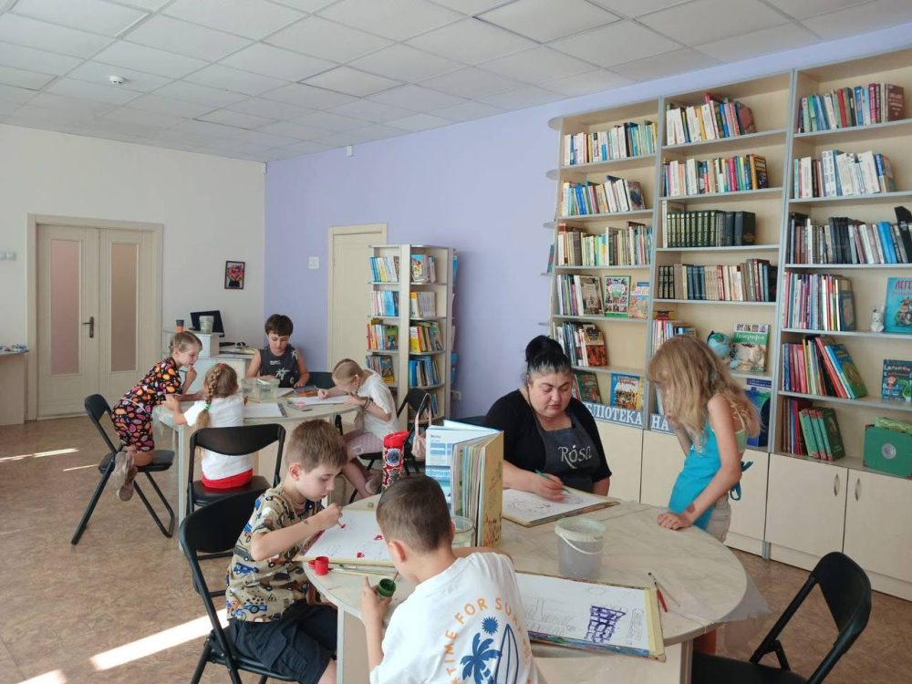 У спекотні літні дні хочеться не лише відпочивати, а й творити. Додавати світу кольору, краси та світла.