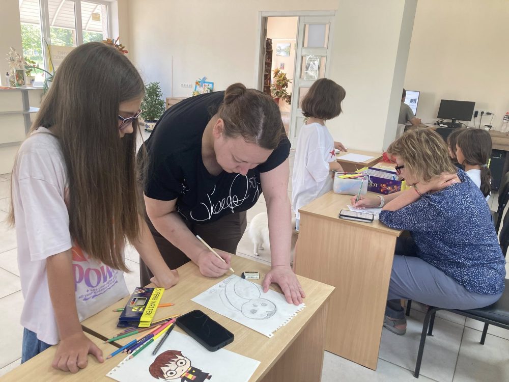 В бібліотеці імені Панаса Мирного пройшла творча зустріч із Чарівними ручками. 