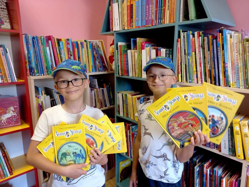 9 серпня у світі відзначають Всесвітній день книголюбів. Свято тих, хто не уявляє свого життя без книги.
