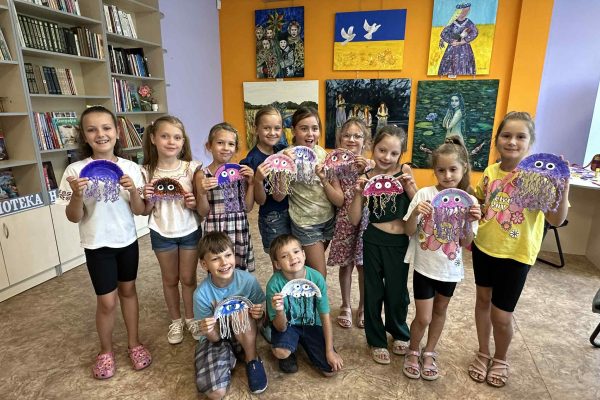 Наша Дружня екозустріч “У воді і під водою” від бібліотеки на Пріорці була натхненною. Також активною, насиченою, і по-особливому дружньою – до природи, мешканців океанів, морів, водойм.