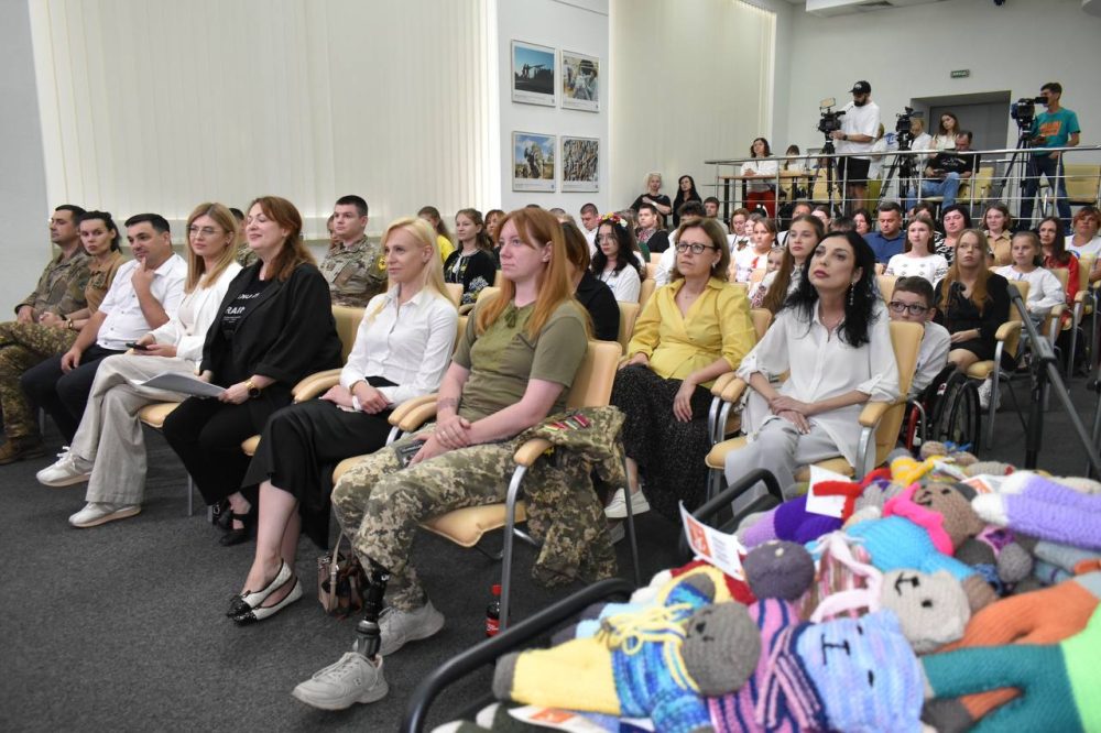В інформаційному агентстві Укрінформ відбулась справді потужна подія – презентація результатів інклюзивного культурно-мистецького проєкту “Сила нації: Герої та діти”.