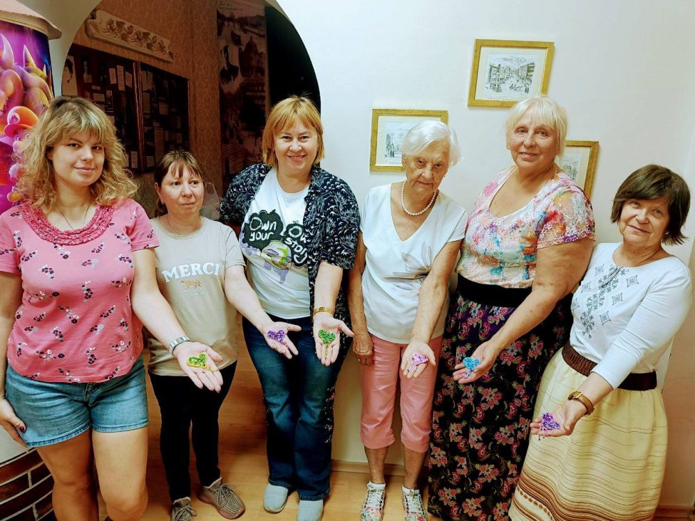 У нашій бібліотеці “Сузірʼя” відбулося чергове заняття в межах проєкту “Творчі”. Цього разу відбувся майстер-клас на тему “Творче серце”.