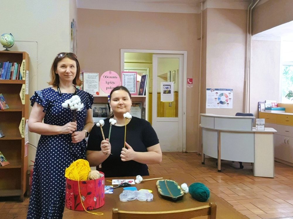 24 серпня в Україні відзначають велике державне свято – День Незалежності України! З цієї нагоди бібліотека “Обрій” підготувала для своїх користувачів книжкову виставку-інсталяцію “Україна – незалежна”. 