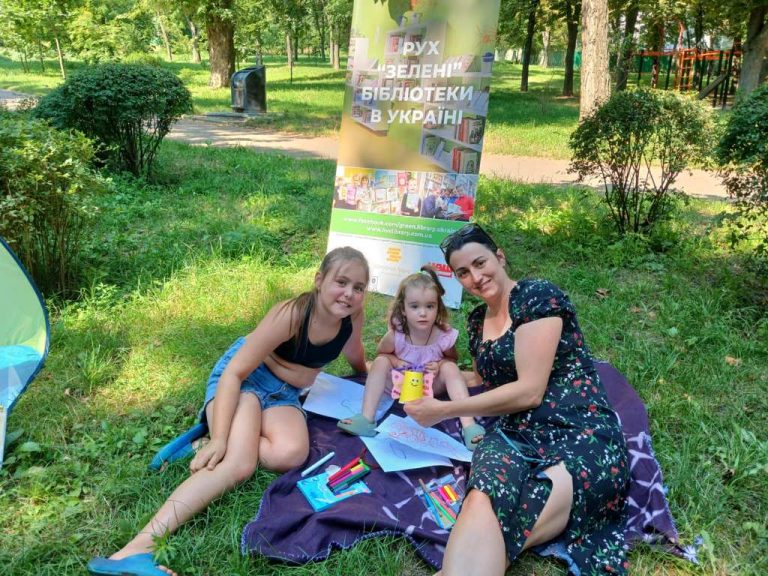 На Латвійському бібліотечному порталі, який курує Національна бібліотека Латвії, опубліковано інтерв’ю з завідувачкою бібліотеки на Пріорці Ганною Кобець. 