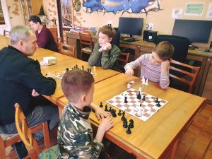 Бібліотека “Обрій”: “Шахи, спорт + корисне дозвілля”. Шахи для початківців