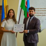 У публічній бібліотеці імені Самеда Вургуна відбулося вручення сертифікатів учасникам безкоштовного факультативу з вивчення азербайджанської мови.