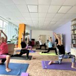 Розпочали новий сезон занять з йоги в межах бібліотечного проєкту “Йога-клуб” в бібліотеці на Пріорці. 