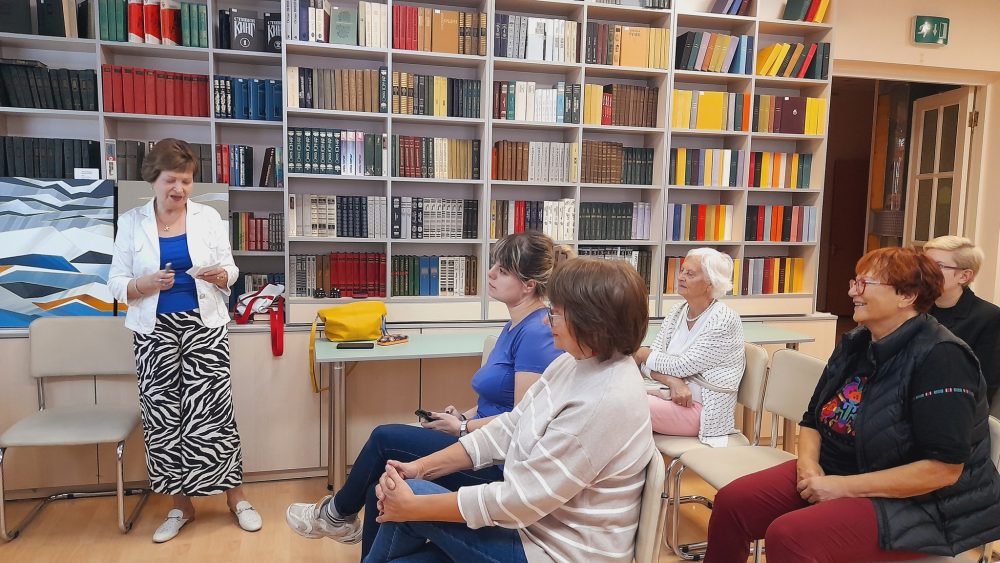 У нашій бібліотеці “Сузірʼя” відбулася надзвичайно цікава та пізнавальна зустріч. Вона присвячена 135-й річниці з дня народження всесвітньо відомої письменниці, “королеви детективу” Агати Крісті.