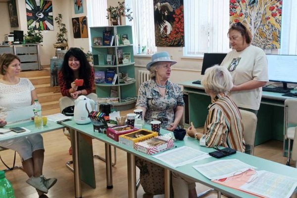 Нещодавно на базі нашої бібліотеки “Сузірʼя” відбувся важливий партнерський захід – тренінг із надання ППД (перша психологічна допомога в кризовій/стресовій ситуації).