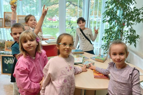 Вже за кілька днів будемо відзначати черговий Всеукраїнський день бібліотек – день усіх книголюбів, маленьких та дорослих читачів та професіоналів книжкової справи. 