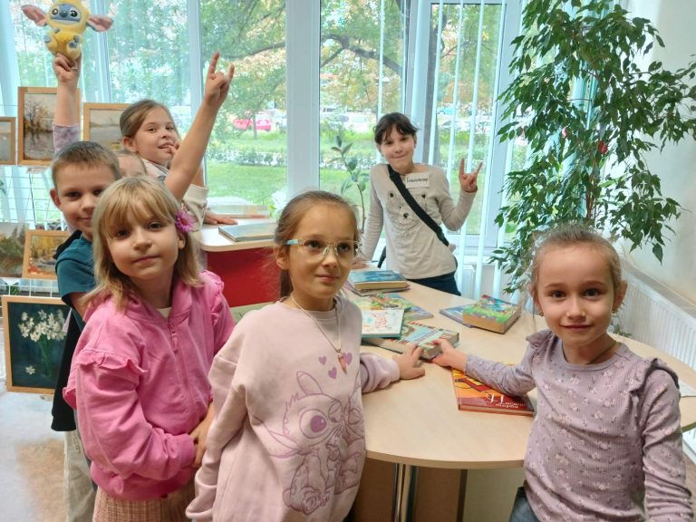 Вже за кілька днів будемо відзначати черговий Всеукраїнський день бібліотек – день усіх книголюбів, маленьких та дорослих читачів та професіоналів книжкової справи. 