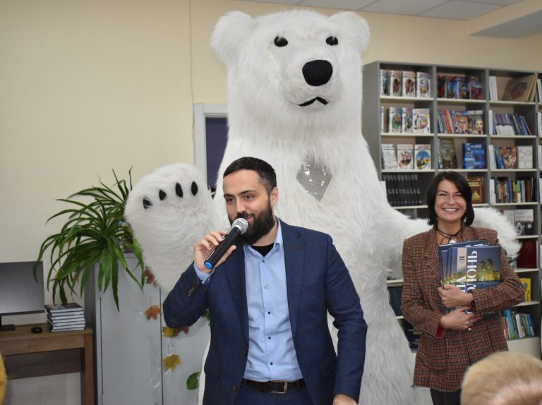 Ділимося миттєвостями та фотоспогадами. Бібліотека на Пріорці відвідала бібліофест з нагоди Всеукраїнського дня бібліотек. Попри похмуру та прохолодну погоду у нас було тепло, натхненно і затишно!