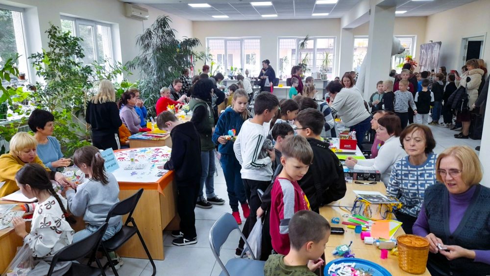 Працівники нашої бібліотеки “Обрій” взяли участь у бібліофесті до Всеукраїнського дня бібліотек від ЦБС Оболонського району.