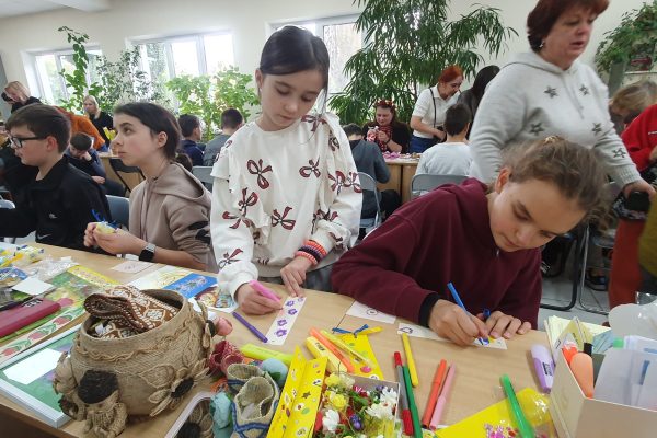 Працівники нашої бібліотеки “Обрій” взяли участь у бібліофесті до Всеукраїнського дня бібліотек від ЦБС Оболонського району.