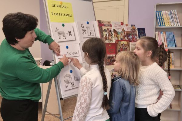 У перший день жовтня українці традиційно вшановують своїх героїв – захисників і захисниць, які стали щитом для держави у війні з російським агресором. Це свято сповнене не лише національної гордості, а й глибокого духовного змісту. Тому що, воно поєднане з одним із найбільших християнських свят – Покровом Пресвятої Богородиці. 