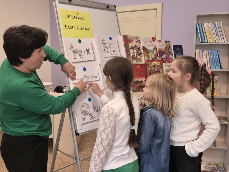 У перший день жовтня українці традиційно вшановують своїх героїв – захисників і захисниць, які стали щитом для держави у війні з російським агресором. Це свято сповнене не лише національної гордості, а й глибокого духовного змісту. Тому що, воно поєднане з одним із найбільших християнських свят – Покровом Пресвятої Богородиці. 