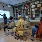 Щопонеділка о 18:00 у нашій бібліотеці “Сузірʼя” відбуваються зустрічі мовного клубу “Українська палітра”. Він уже став улюбленим місцем для всіх, хто любить українське слово, хоче розмовляти впевнено, грамотно й красиво.
