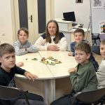 Осінь – час тепла, творчості й натхнення, і саме з таким настроєм у нашій бібліотеці на Пріорці для дітей розпочався новий місяць. Ми провели першу майстерку жовтня.