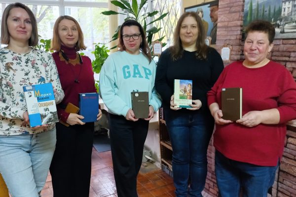 У бібліотеці “Обрій” відбулося засідання читацького клубу “Разом” (секція для дорослих), присвячене життю та творчості Марко Вовчок (Марії Вілінської) — письменниці, перекладачки, першої української жінки-прозаїка, яка змогла так глибоко і щиро заговорити про народ, свободу та гідність. 