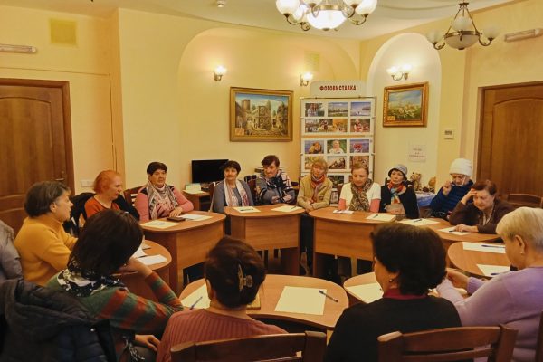 Проєкт бібліотеки імені Самеда Вургуна “Ментальне здоров’я: як про себе подбати?” триває. Тож 6 листопада відбулася чергова зустріч з психологинею  Владленою Дмитрієвою на тему: “Депресія: симптоми, причини та методи її подолання”.