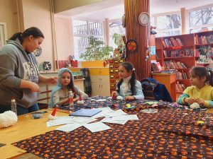 У нашій бібліотеці “Обрій” відбулося святкування одного з найулюбленіших дитячих свят – Дня святого Миколая. Цілий день у нас панували щирі дитячі усмішки, передноворічна магія та неймовірне тепло!