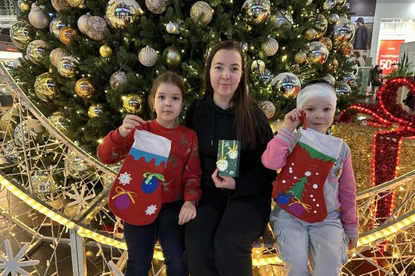 Ми бібліотекою на Пріорці приєдналися до марафону новорічно-різдвяних майстерок. Вони відбуваються впродовж грудня у торгівельно-розважальному комплексі Blockbuster Mail у співпраці з Culture Obolon. 