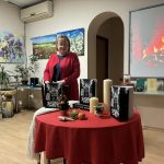 Вчора в нашій бібліотеці “Сузірʼя” відбувся чудовий передріздвяний захід, душевний та затишний. Письменниця Міла Іванцова презентувала нову збірку “Дари волхвів. Історії під різдвяні дзвони” харківського видавництва “Readberry”, в якій є і її оповідання. 