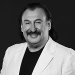 У неділю, 14 грудня, у Гарнізонному храмі святих апостолів Петра і Павла (вул. Театральна, 11) відбулося прощання з українським співаком Степаном Гігою. 