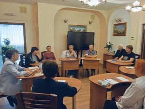 Як не загубитися в потоці новин: у бібліотеці говорили про інформаційну гігієну та критичне мислення