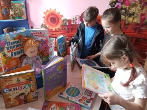 Ні дня без книги: у бібліотеці влаштували Biblio-релакс до Всесвітнього дня книгоманів